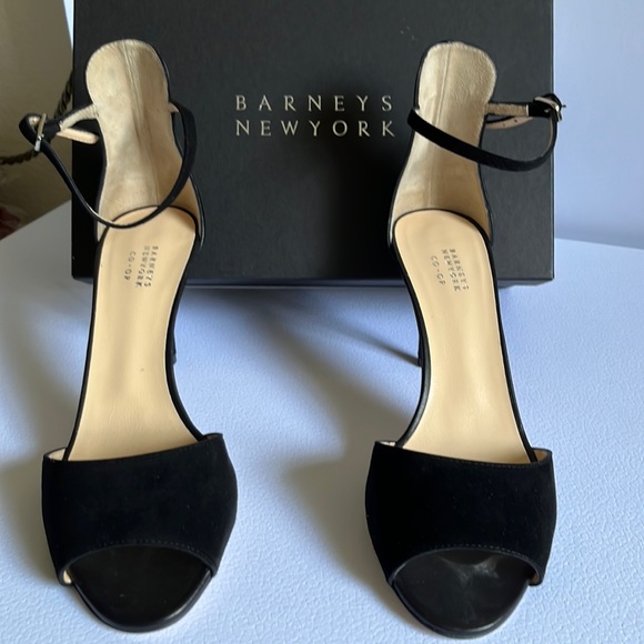 Barneys New York Sandals - Picture 2 of 7